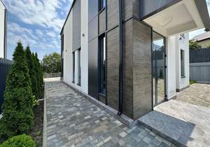 Дом 290м², 2-этажный, участок 6 сот.  