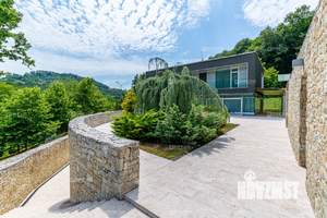 Дом 700м², 3-этажный, участок 110 сот.  