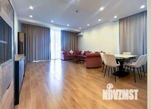 Дом 320м², 2-этажный, участок 5 сот.  