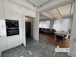 Дом 220м², 3-этажный, участок 4 сот.  