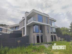 Дом 340м², 3-этажный, участок 6 сот.  