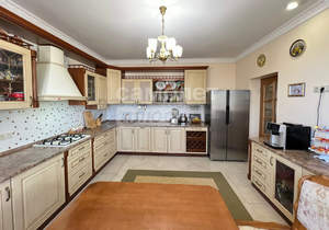 Дом 245м², 3-этажный, участок 5 сот.  