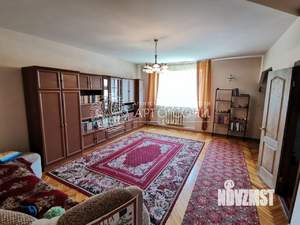 Дом 286м², 3-этажный, участок 10 сот.  