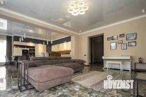 Дом 280м², 2-этажный, участок 9 сот.  