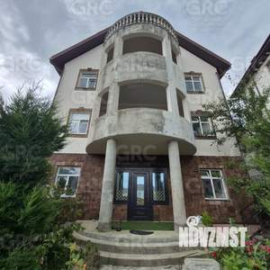 Дом 360м², 3-этажный, участок 7 сот.  
