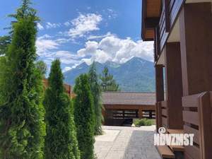 Дом 548м&sup2;, 2-этажный, участок 6 сот.  