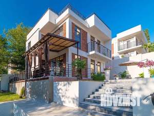 Коттедж 212м², 2-этажный, участок 5 сот.  