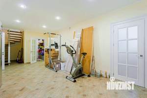 Дом 280м², 2-этажный, участок 6 сот.  
