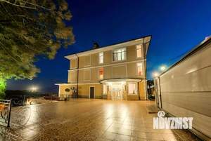 Коттедж 1200м², 3-этажный, участок 22 сот.  