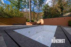 Дом 299м&sup2;, 3-этажный, участок 6 сот.  