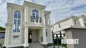 Дом 165м&sup2;, 2-этажный, участок 5 сот.  