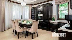 Дом 450м², 3-этажный, участок 15 сот.  