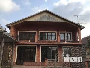 Дом 231м², 2-этажный, участок 10 сот.  