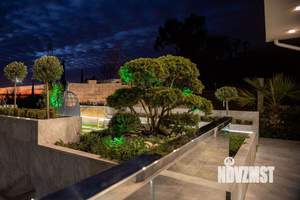 Дом 370м², 3-этажный, участок 8 сот.  