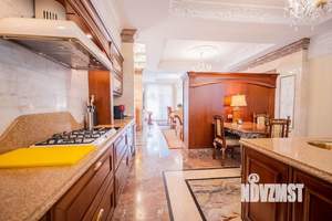 Дом 360м², 3-этажный, участок 14 сот.  