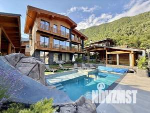 Дом 550м², 3-этажный, участок 15 сот.  