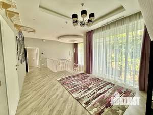 Дом 640м², 3-этажный, участок 21 сот.  