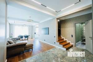 Дом 250м², 2-этажный, участок 10 сот.  