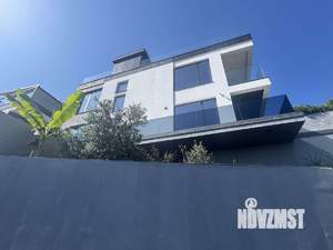 Дом 290м², 3-этажный, участок 3 сот.  