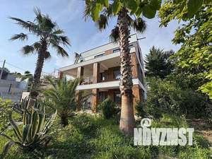 Дом 350м², 3-этажный, участок 6 сот.  