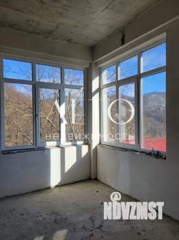 Дом 186м&sup2;, 3-этажный, участок 8 сот.  