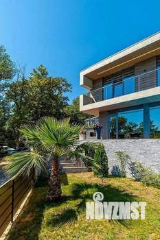 Дом 220м², 2-этажный, участок 8 сот.  