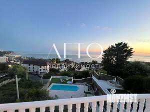 Коттедж 419м², 4-этажный, участок 8 сот.  