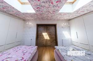Дом 290м², 3-этажный, участок 10 сот.  