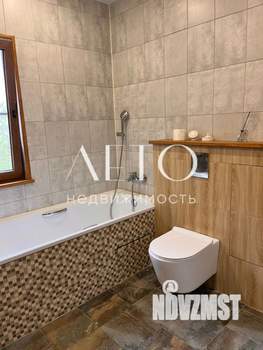 Коттедж 250м², 3-этажный, участок 6 сот.  