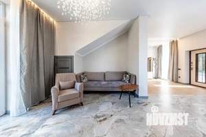 Дом 170м&sup2;, 3-этажный, участок 3 сот.  