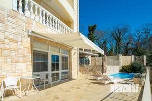 Дом 200м², 3-этажный, участок 6 сот.  