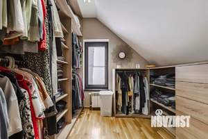Коттедж 240м², 3-этажный, участок 10 сот.  