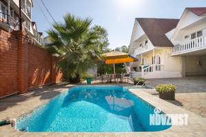 Дом 900м², 3-этажный, участок 15 сот.  