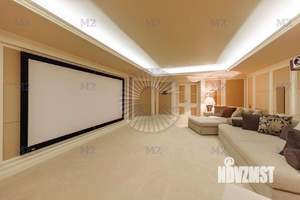 Дом 1250м², 3-этажный, участок 60 сот.  