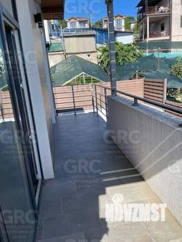 Дом 180м&sup2;, 2-этажный, участок 4 сот.  