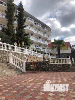 Дом 1090м&sup2;, 4-этажный, участок 15 сот.  