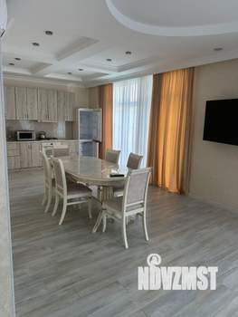 Дом 279м², 2-этажный, участок 348 сот.  