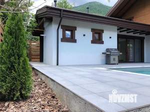 Дом 548м&sup2;, 2-этажный, участок 6 сот.  