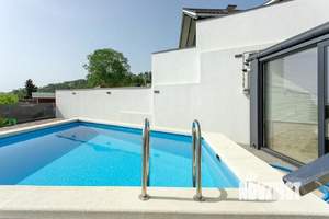 Дом 330м², 3-этажный, участок 10 сот.  