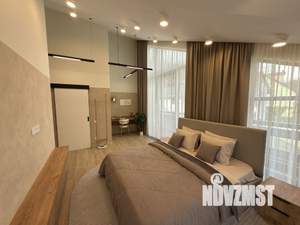 Дом 220м², 2-этажный, участок 4 сот.  