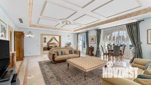 Дом 1400м², 3-этажный, участок 35 сот.  