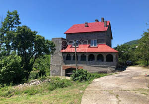 Дом 650м², 3-этажный, участок 12 сот.  