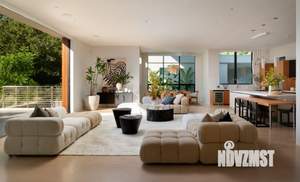 Коттедж 450м², 2-этажный, участок 15 сот.  