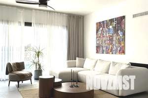 Дом 220м², 2-этажный, участок 8 сот.  