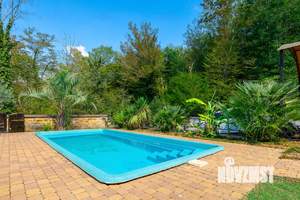 Дом 422м², 3-этажный, участок 14 сот.  