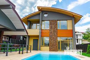 Дом 180м&sup2;, 2-этажный, участок 5 сот.  