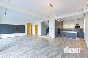 Дом 350м², 2-этажный, участок 7 сот.  