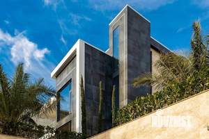 Дом 356м², 3-этажный, участок 6 сот.  