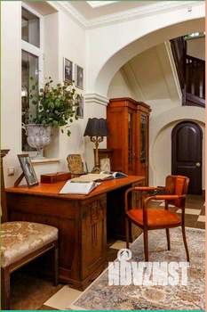 Дом 200м&sup2;, 3-этажный, участок 6 сот.  