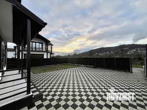 Дом 145м&sup2;, 2-этажный, участок 3 сот.  